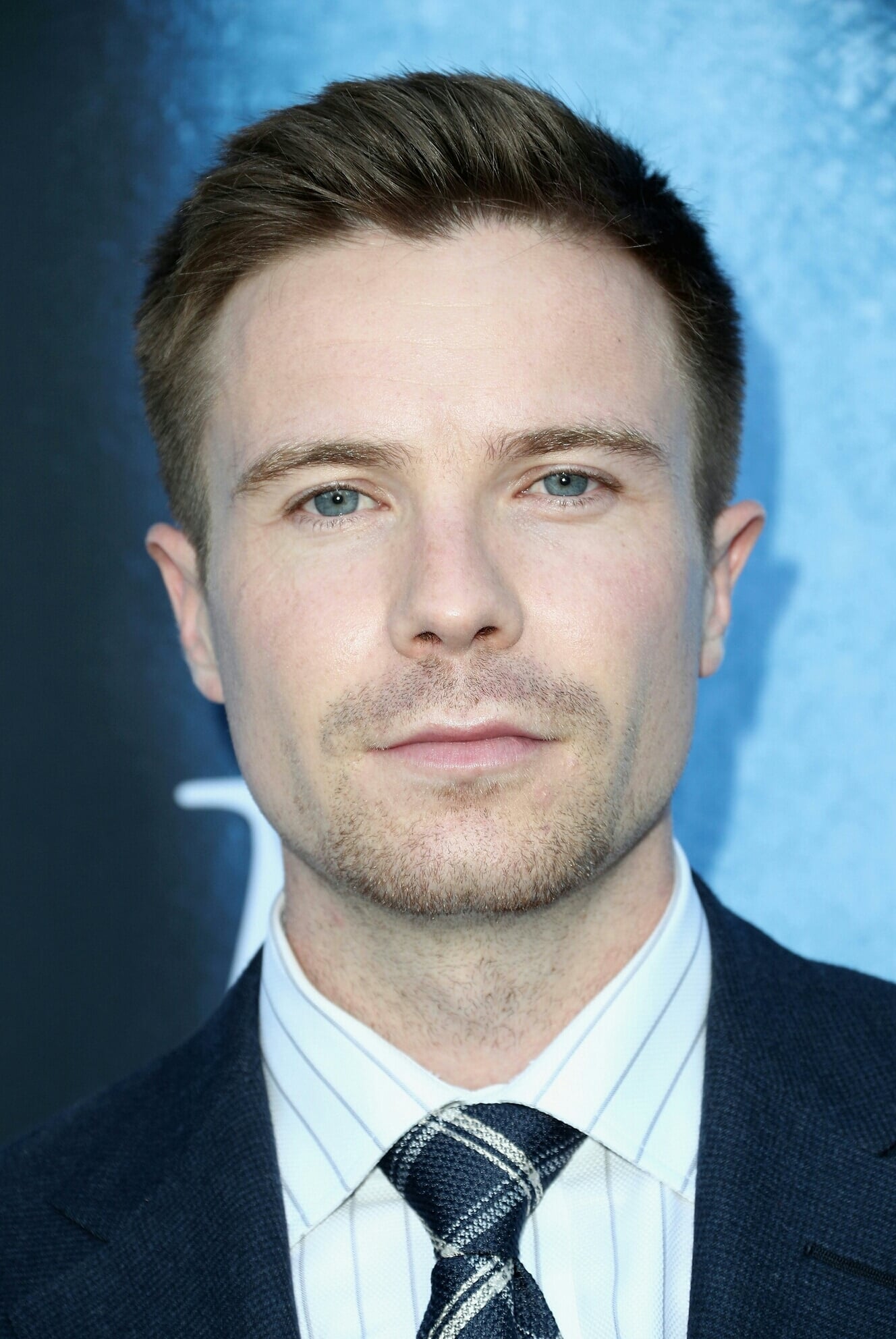 Фото  (Joe Dempsie)