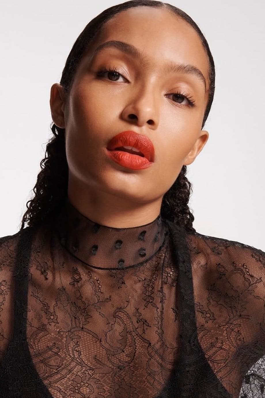 Фото Яра Шахиди (Yara Shahidi)