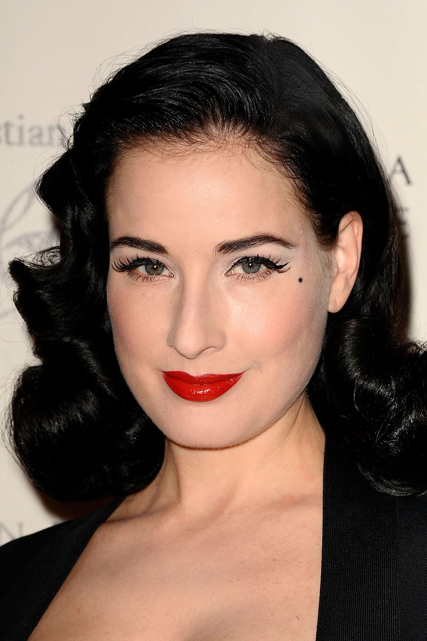 Фото  (Dita Von Teese)