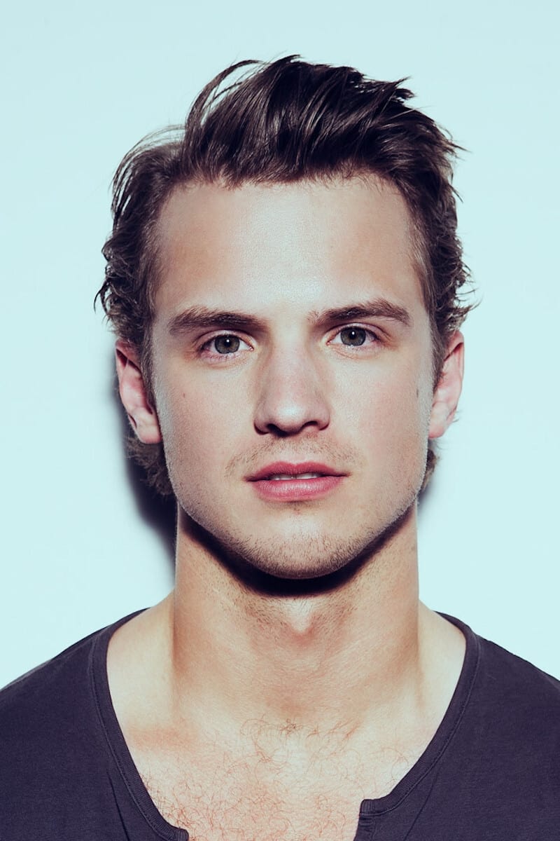 Фото Фредди Строма (Freddie Stroma)