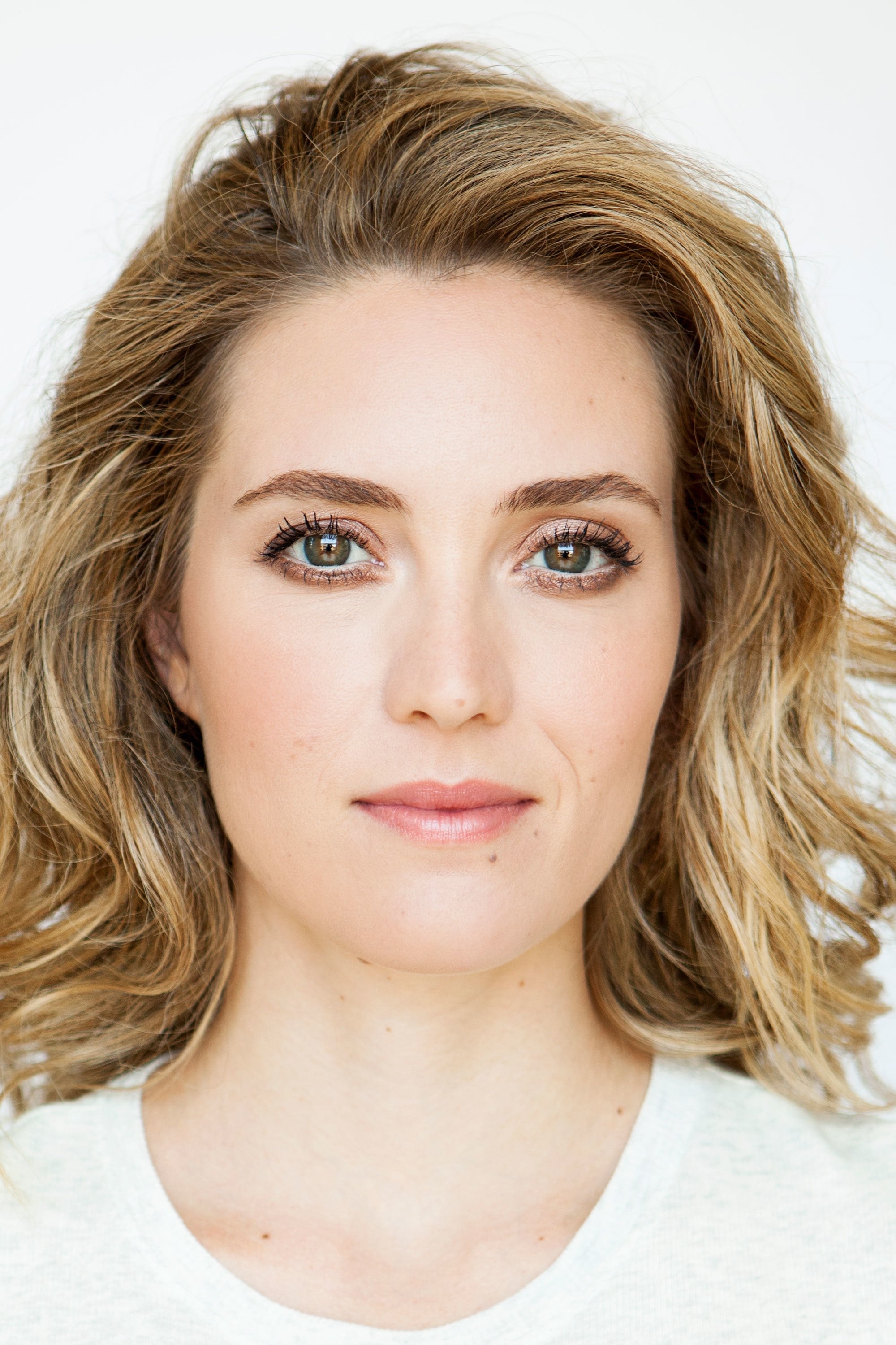 Фото Эвелин Брошу (Evelyne Brochu)