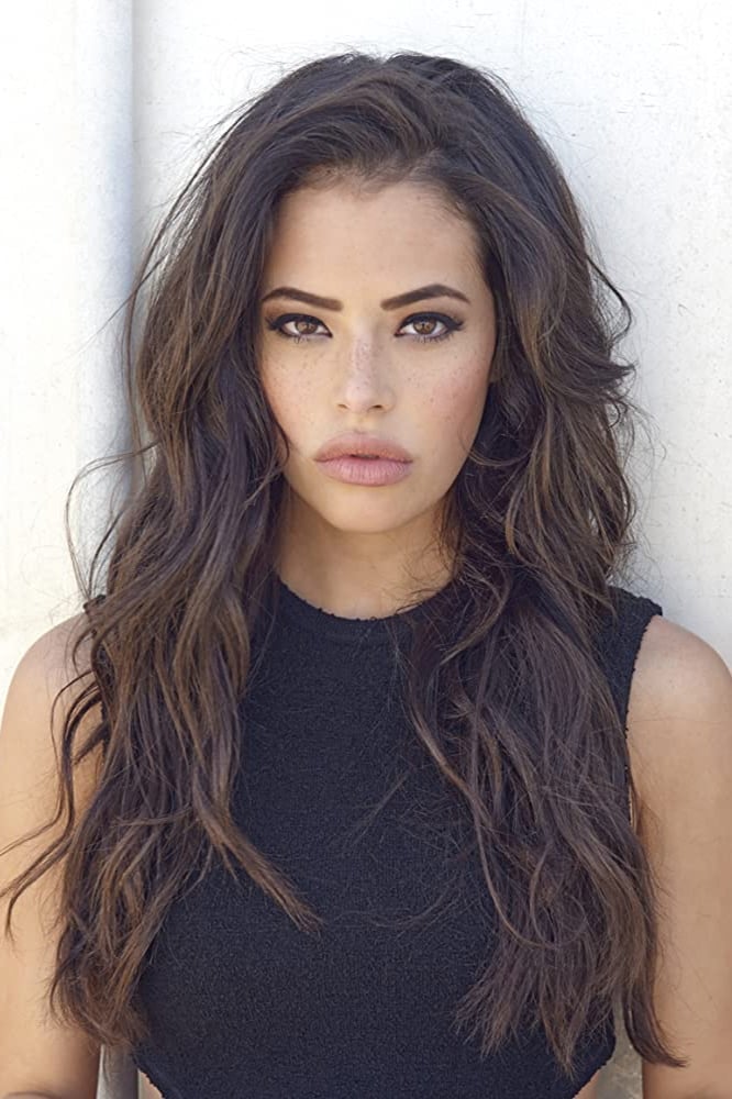 Фото Хлоя Бриджес (Chloe Bridges)