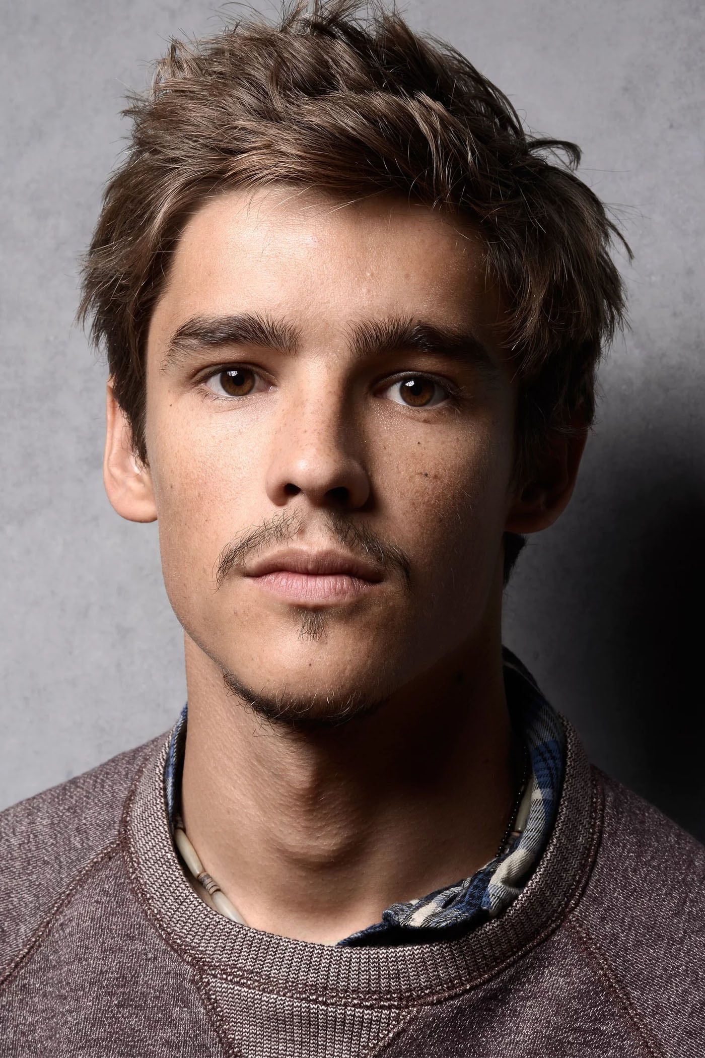 Фото  (Brenton Thwaites)