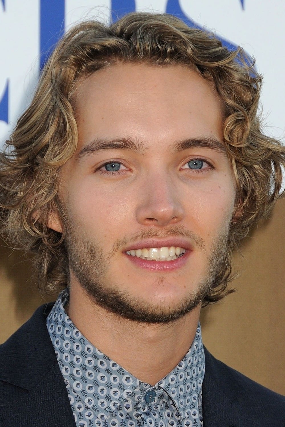 Фото Тоби Регбо (Toby Regbo)