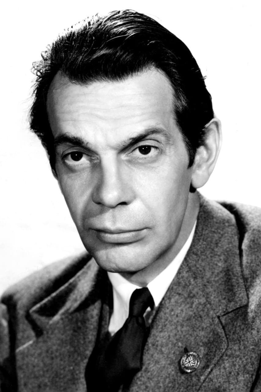 Фото Рэймонд Мэсси (Raymond Massey)