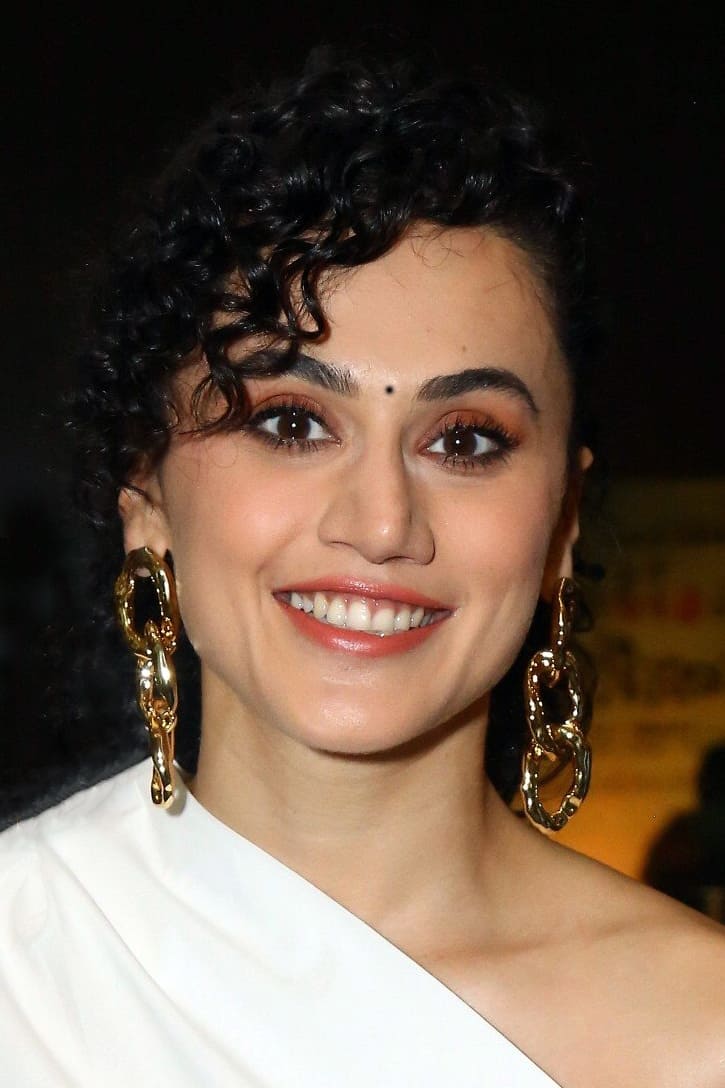 Фото  (Taapsee Pannu)