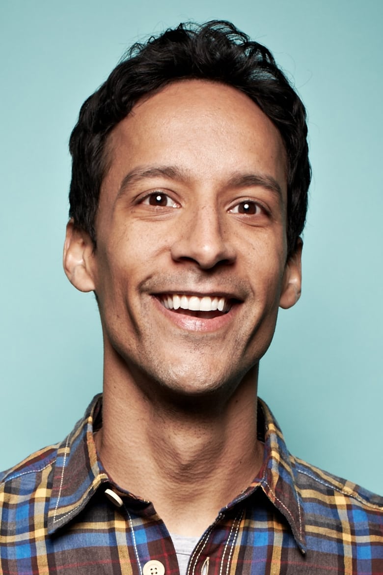 Фото  (Danny Pudi)