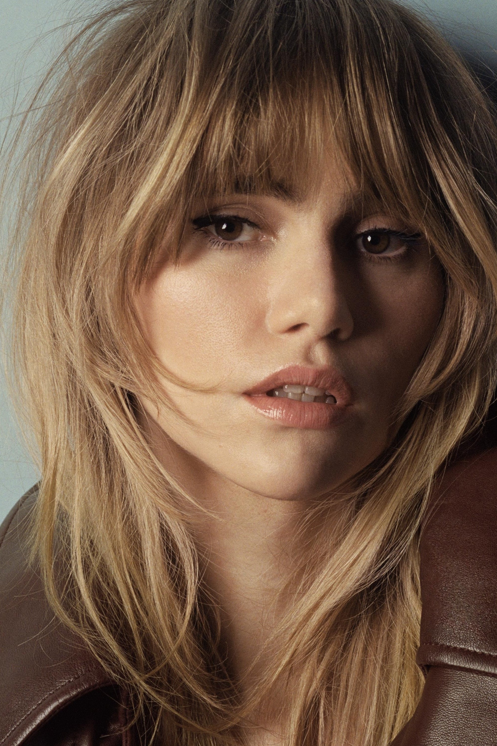 Фото  (Suki Waterhouse)