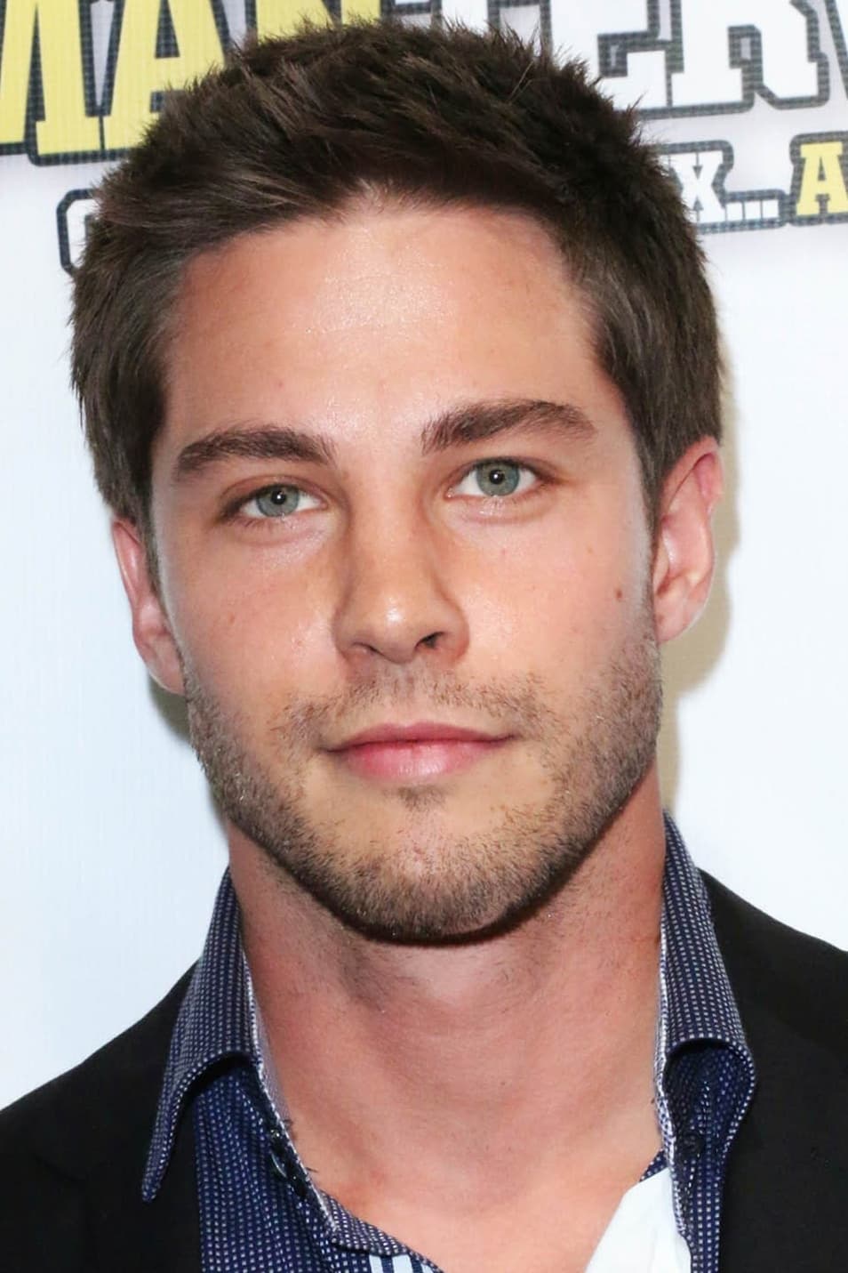 Фото  (Dean Geyer)