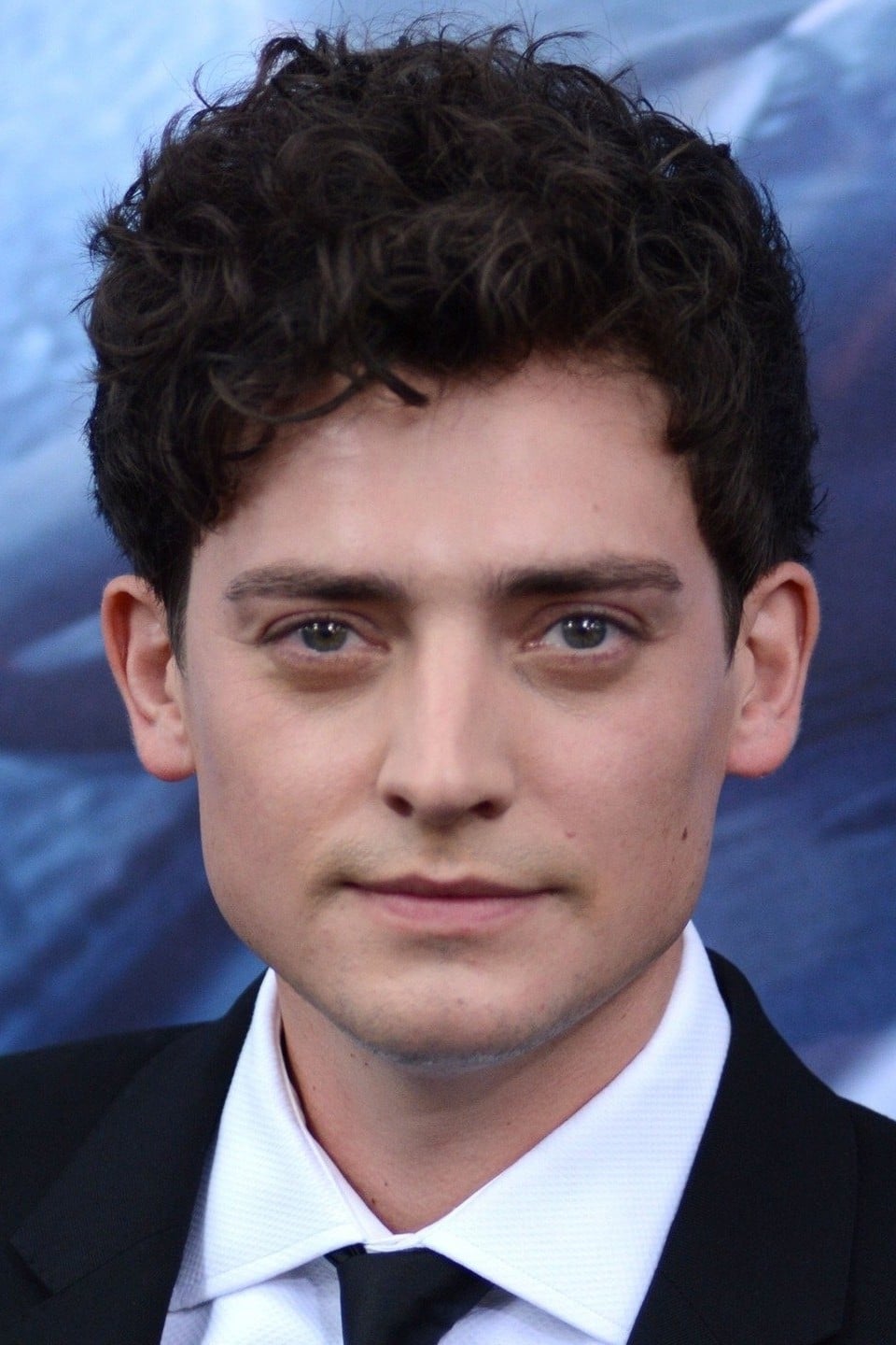 Фото Аневрин Барнард (Aneurin Barnard)