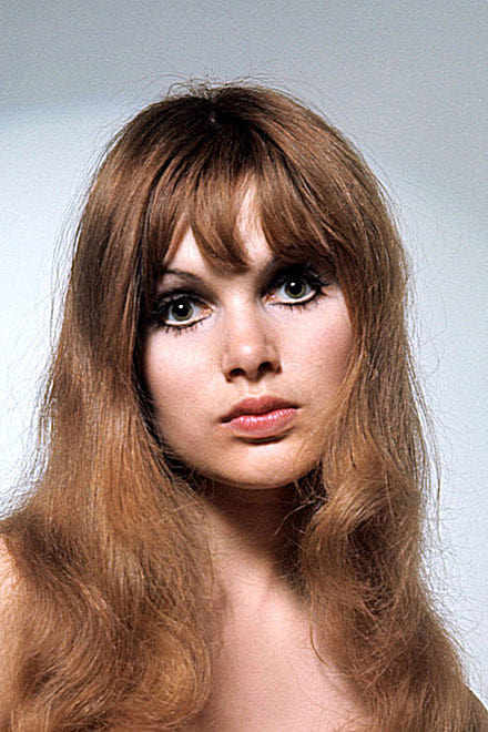 Фото Мэдлин Смит (Madeline Smith)