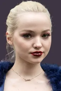 Фото  (Dove Cameron)