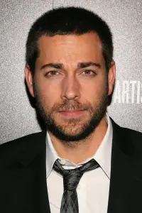 Фото Закари Леви (Zachary Levi)