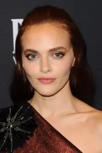 Фото  (Madeline Brewer)