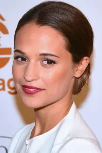 Фото  (Alicia Vikander)