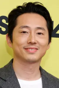 Фото Стивен Юн (Steven Yeun)