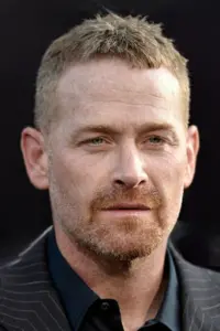 Фото Макс Мартини (Max Martini)