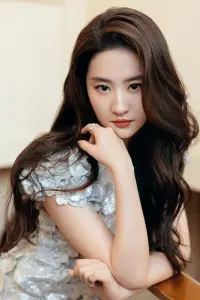 Фото Лю Ифэй (Liu Yifei)