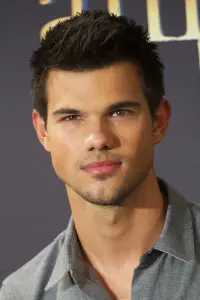 Фото Тейлор Лотнер (Taylor Lautner)