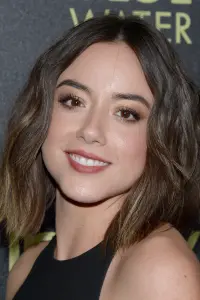 Фото Хлоя Беннет (Chloe Bennet)