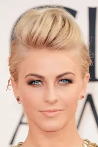 Фото Джулианна Хаф (Julianne Hough)