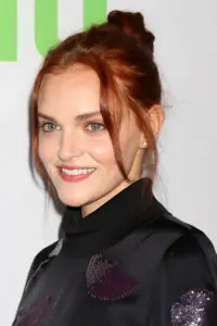 Фото  (Madeline Brewer)