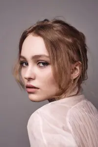 Фото Лили-Роуз Депп (Lily-Rose Depp)