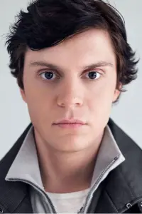 Фото Эван Питерс (Evan Peters)