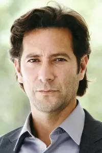 Фото Генри Ян Кьюсик (Henry Ian Cusick)