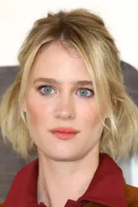 Фото Маккензи Дэвис (Mackenzie Davis)