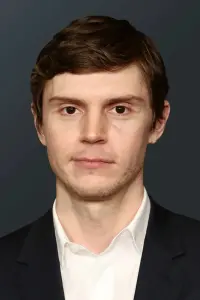 Фото Эван Питерс (Evan Peters)