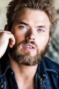 Фото Келлан Латс (Kellan Lutz)