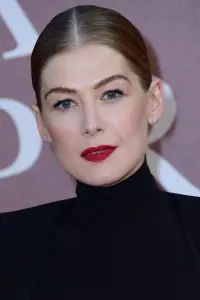 Фото Розамунд Пайк (Rosamund Pike)