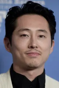 Фото Стивен Юн (Steven Yeun)