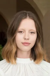 Фото Миа Гот (Mia Goth)