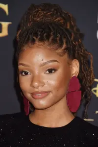 Фото Холли Бэйли (Halle Bailey)