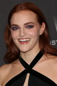 Фото  (Madeline Brewer)