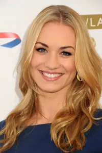 Фото Ивонн Страховски (Yvonne Strahovski)