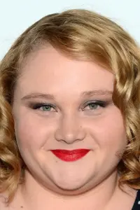 Фото Даниэль Макдональд (Danielle Macdonald)