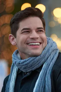 Фото  (Jeremy Jordan)