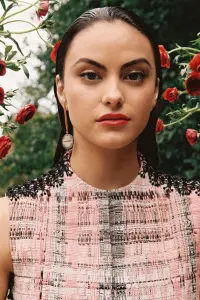 Фото  (Camila Mendes)