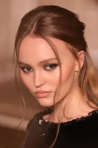 Фото Лили-Роуз Депп (Lily-Rose Depp)