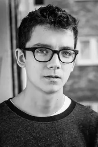 Фото Аса Баттерфилд (Asa Butterfield)