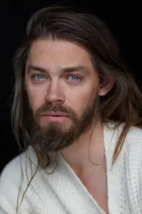 Фото Том Пейн (Tom Payne)