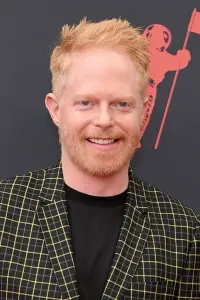 Фото  (Jesse Tyler Ferguson)