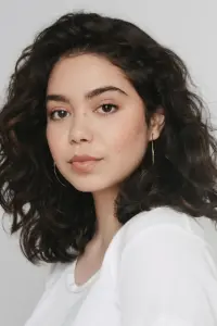 Фото Аули Кравальо (Auli'i Cravalho)