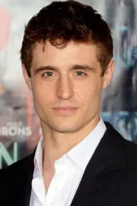 Фото  (Max Irons)