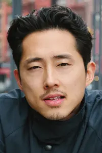 Фото Стивен Юн (Steven Yeun)