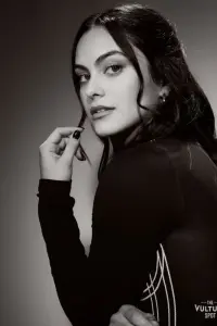 Фото  (Camila Mendes)