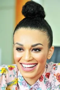 Фото  (Pearl Thusi)